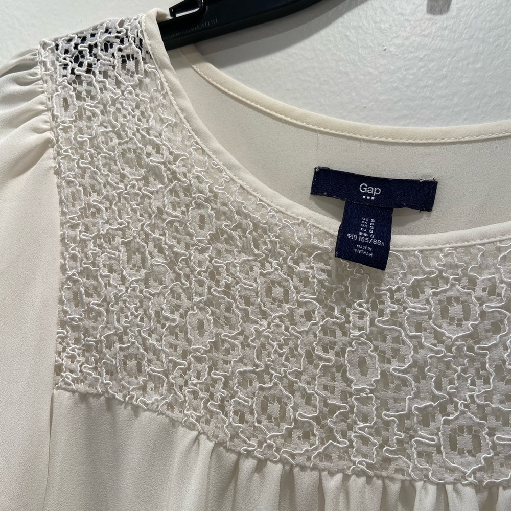Gap blouse - Picture 2 of 3